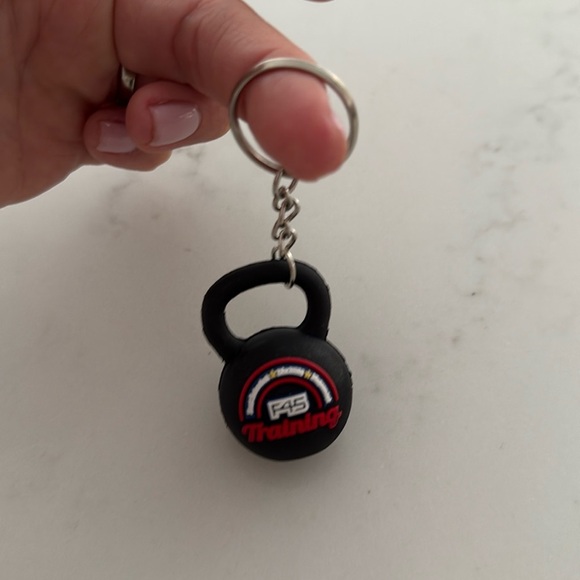 F45 Kettle Bell Black Keychain - Picture 1 of 2